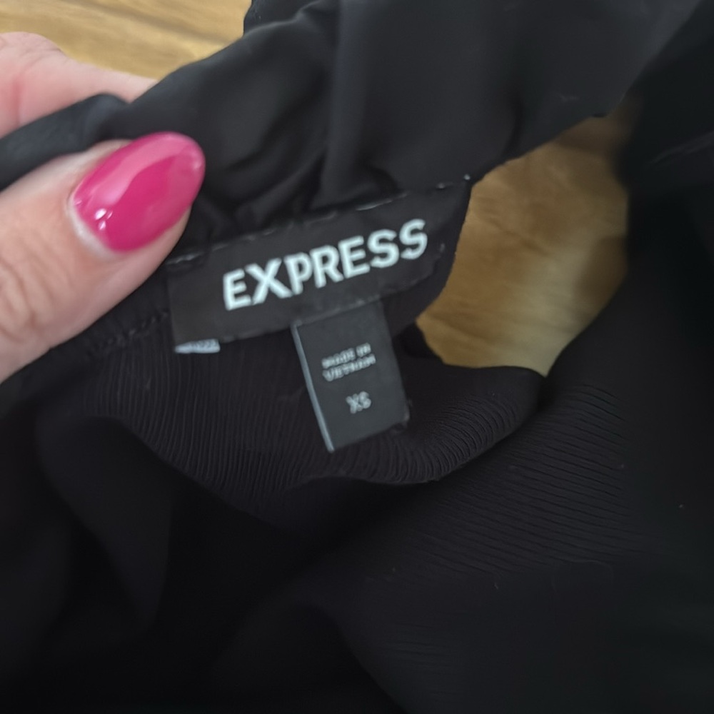 {Express} Black Ruffled bodysuit - Picture 3 of 4